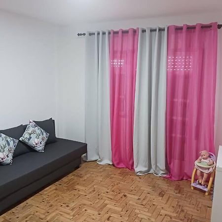 Simpatico Apartamento No Centro Lisbona Esterno foto