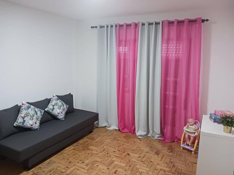 Simpatico Apartamento No Centro Lisbona Esterno foto